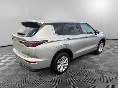 2025 Mitsubishi Outlander ES